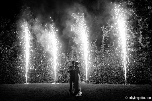 fuochi d artificio per i nuovi sposini