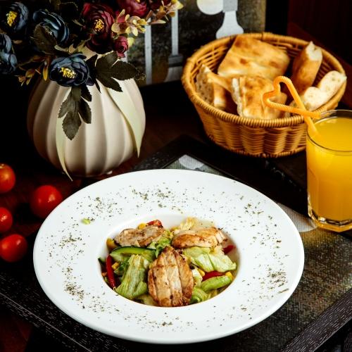 chicken-salad-with-fresh-vegetables.jpg